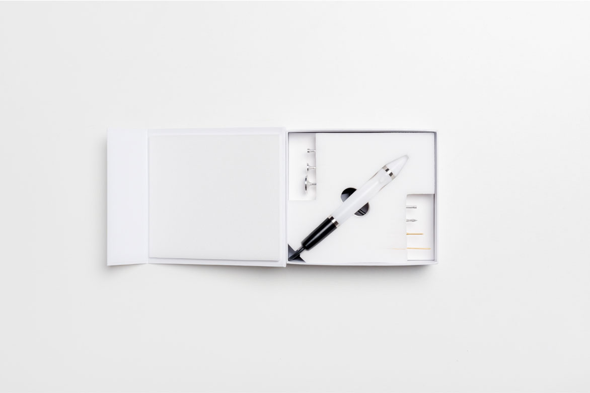 Jett Medical II Kit - Pen and accessories in case